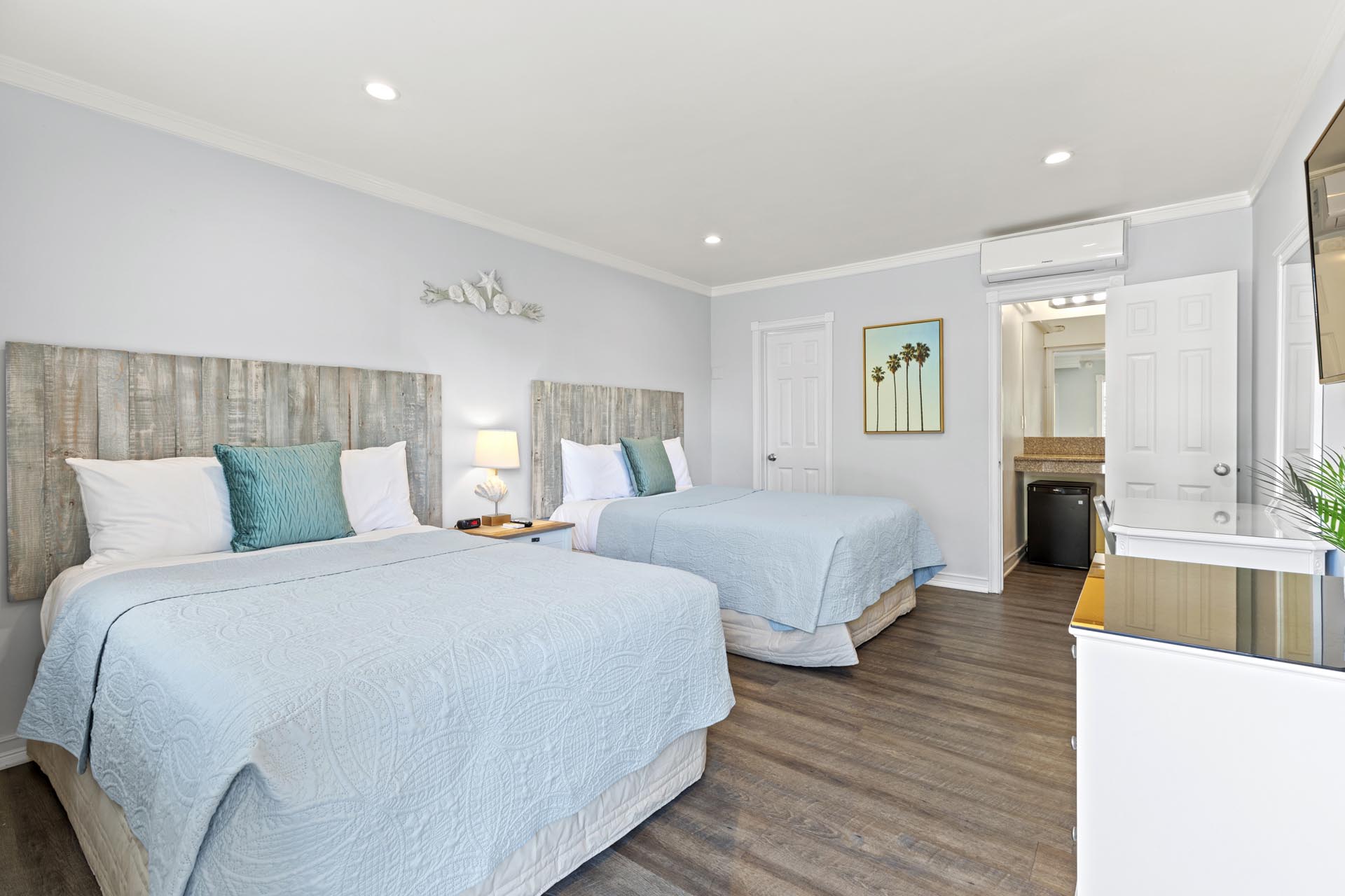 P12 Double Beds - Newly Remodeled 